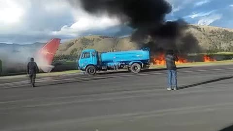 Peruvian Aircraft Catches Fire on Crash Landing