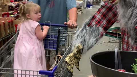 Little Girl Gets Freaked Out by Animatronic Werewolf