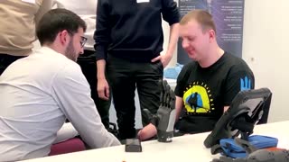 Ukrainian soldiers receive bionic arms