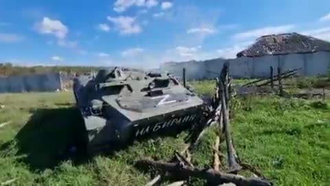 Propagande Ukrops: La reddition d'un char Russe par les vaillants miliciens nazis