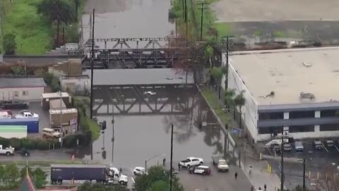 🚨BREAKING: Flash Flood Traps Cars in Long Beach, CA!