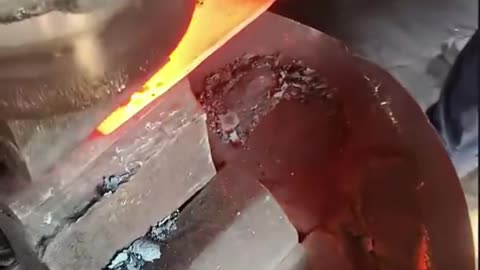 The process of forging a kitchen knife with bearings - machinery make work easy - Routine Crafts