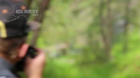 Grizzly Bear Follows Hikers in Alaska (MUST SEE) Chased by Bear