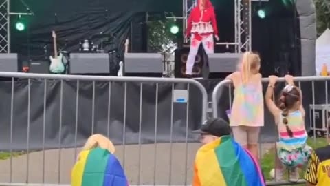 Drag queen dressed in blood throws tampons to children at "family-friendly" pride festival