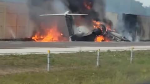 Plane crash on I-75 in Florida