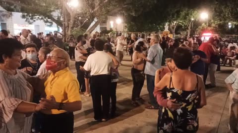 Dance in Santiago Park in Mérida Yucatán, nights of music, dance, and joy.