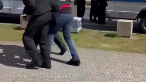 German police arrest protesters