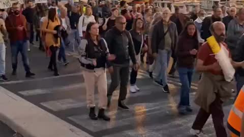 Italians in protest against the covid pass - Livorno