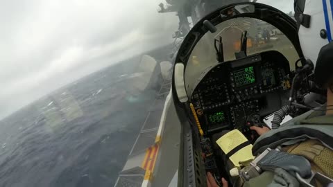 F18 amazing landing in bad weather