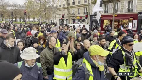 France: Heavy police presence as Yellow Vest protests continue in Paris - 04.12.2021