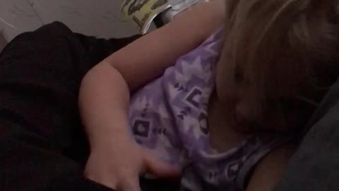 4 year old singing her kitty, Jewelz, to sleep