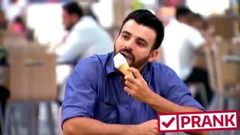 Blind man eating ice cream in shopping prank!
