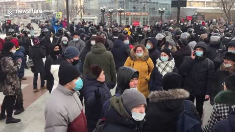 Hundreds gather in Russian city of Ulan-Ude to call for release of Alexei Navalny