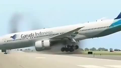INDONESIA Airplane Dangerous Landing