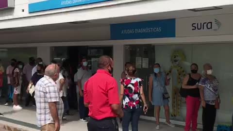 Masiva asistencia a puntos de vacunación en Cartagena