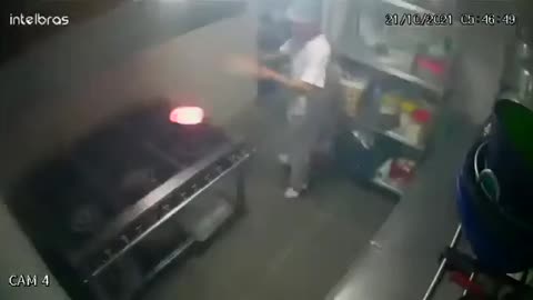 How Not To Put Out A Cooking Oil Pan Fire