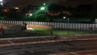 Video: Bogotanos se unieron para defenderse de los saqueos en la noche del viernes