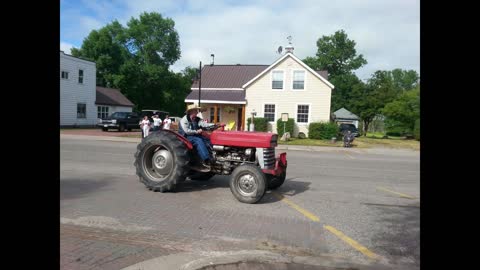 TRACTOR TROT 2016 A St Joseph Island Tradition