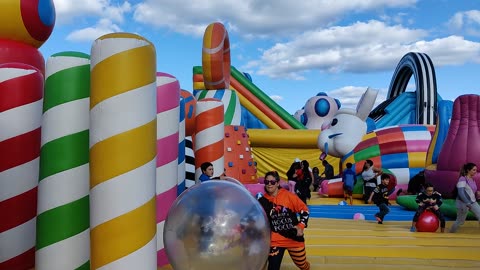 Spencer at World's Largest Bounce in Hicksville VID_20221008_151932