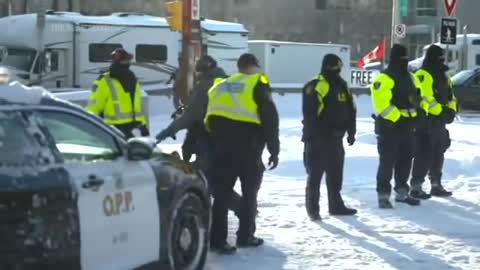 Canadian police start arresting Ottawa protesters