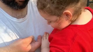 Sweet Little Girl Is So Brave To Hold An Inchworm