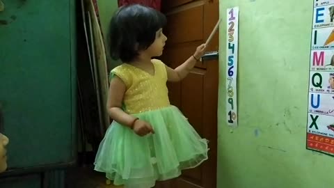 Little kid teaching count to her elder sister. The cutest video ever.