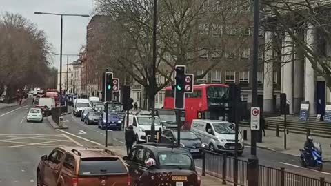 Traversing through A501 road in London by bus