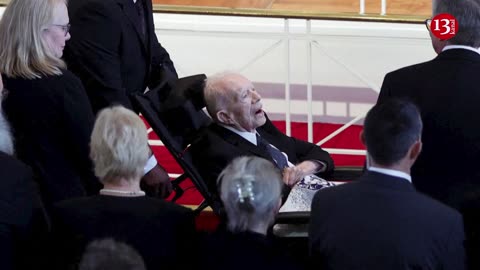 Jimmy carter emerges from hospice care for resalynn's memorial