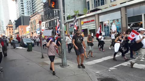 Toronto WorldWide Rally, September 17, 2022 - Sidewalk view of entire march