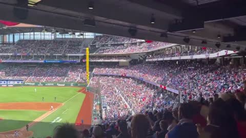 Los Texas Rangers, es el primer equipo de la MLB en abrir su estadio al 100%