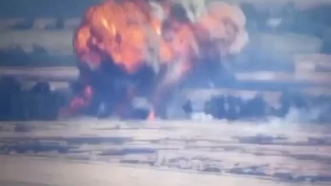 A RUSSIAN TANK IS BURNING BEAUTIFULLY SOMEWHERE IN THE FIELDS OF DONBASS🔥