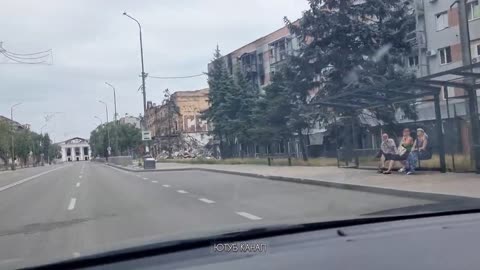 Traffic on the roads. building. Mariupol.