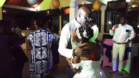 Mariage de Dinis Carlos & Sarobidy Fabiola à Mahajanga la première danse, HD - High-definition video