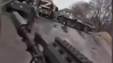 Ukrainian Soldier's capture Russian convoy caught on camera #shorts #ukraine #fairuse #war