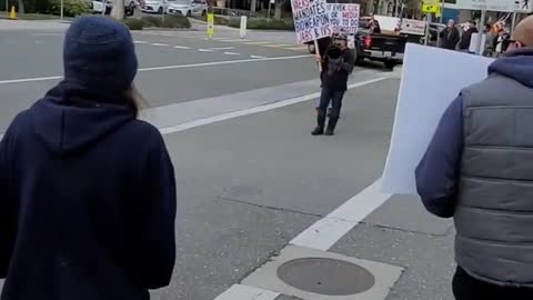 "Arrest Sara Cody!" Protest in Palo Alto at Jewish Community Center, 4-21-22