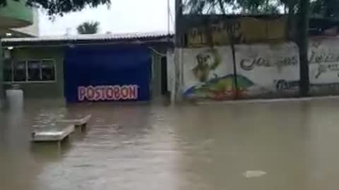 Inundación en el Colegio Luis Carlos Galán de El Pozón