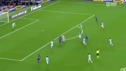 Leo Messi dribbles past 4 players vs Espanyol