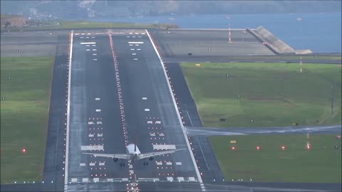 Plane Struggles To Land In High Winds At Notorious Airport