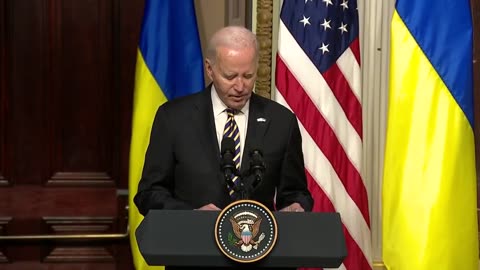 Biden gets lost reading his pre-written script About Ukraine