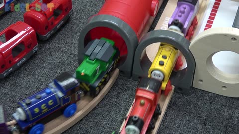 BRIOのメトロと木製トーマス 地下鉄とトンネルのおもちゃ