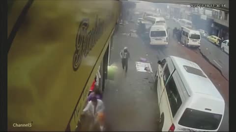 (July 19th 2023) Huge explosion in Johannesburg, South Africa, sends Vehicles Flying!!! Road ripped open!