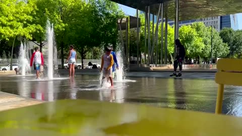 Texans cool off with fountains amid heat wave