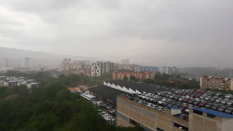 Fuerte tormenta en Bucaramanga y el área metropolitana