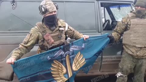 🇷🇺🇺🇦 Trophy flags of the Armed Forces of Ukraine and the "Right Sector" in Mariupol