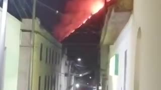 Gigantesco incendio amenaza a la población en zona rural de San Andrés, Santander