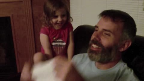 Little Girl Sees Dad Without Beard For The First Time