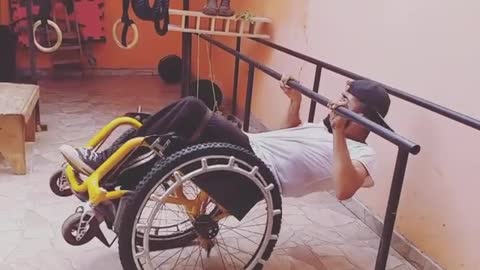 Crossfit bar exercise for wheelchair users