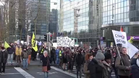 Brussels Belgium - 30 arrested as thousands protest over Mandates