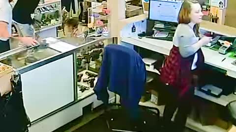 These robbers went to the wrong spot to steal something!!😮😬