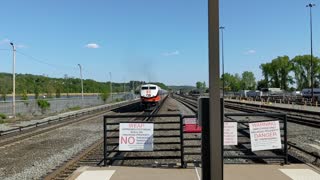 General Electric P32 Genesis Diesel Train (New Haven Unit) arriving at Croton-Harmon